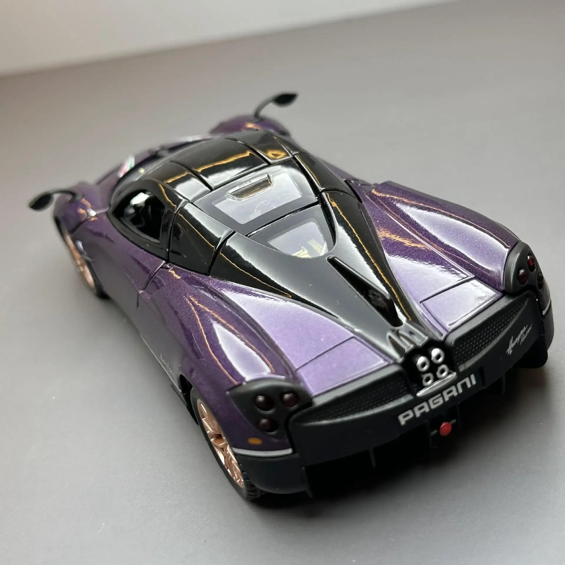 1:32 Pagani Huayra Dinastia Supercar Alloy Diecast Model Car Sound and Light High Simulation Model Gift