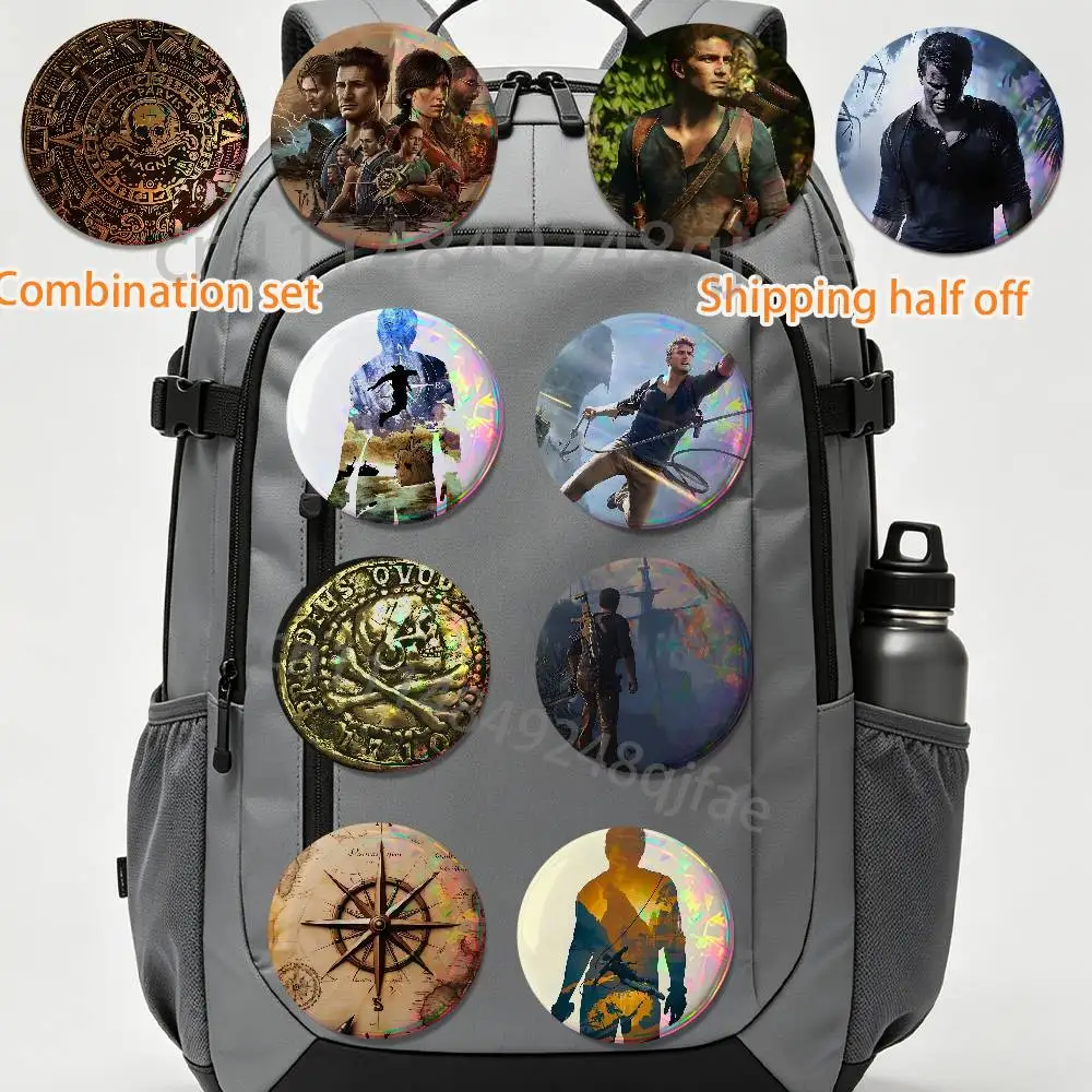Juego Lost Legacy Uncharted 4, juego de 2 piezas, insignias para mochila, chaqueta, broches redondos de dibujos animados, botones acrílicos, colección de regalos