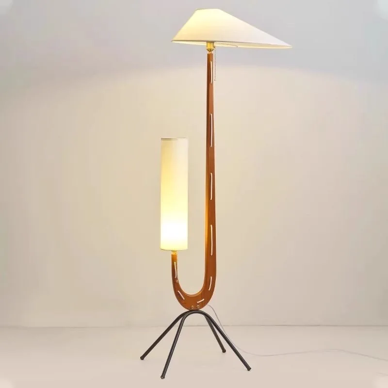 

Living room sofa next to the ornament, high-end retro lamp, eye protection, walnut creative bedroom decorative table lamp,