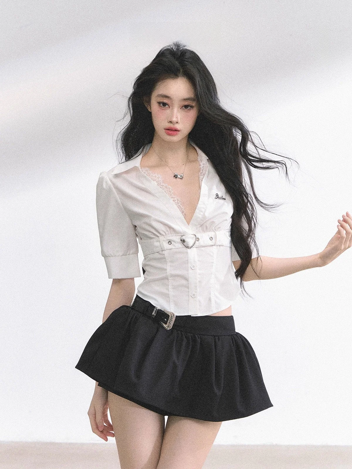 

Летний женский топ Slim Fit с V-образным вырезом, тонкий, для повседневной носки, с защитой от солнца, из смесового полиэстера, стандартной длины, на пуговицах...