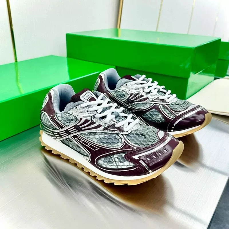 Modellen van trendy hardloopschoenen, comfortabele en lichte sportschoenen voor heren en dames