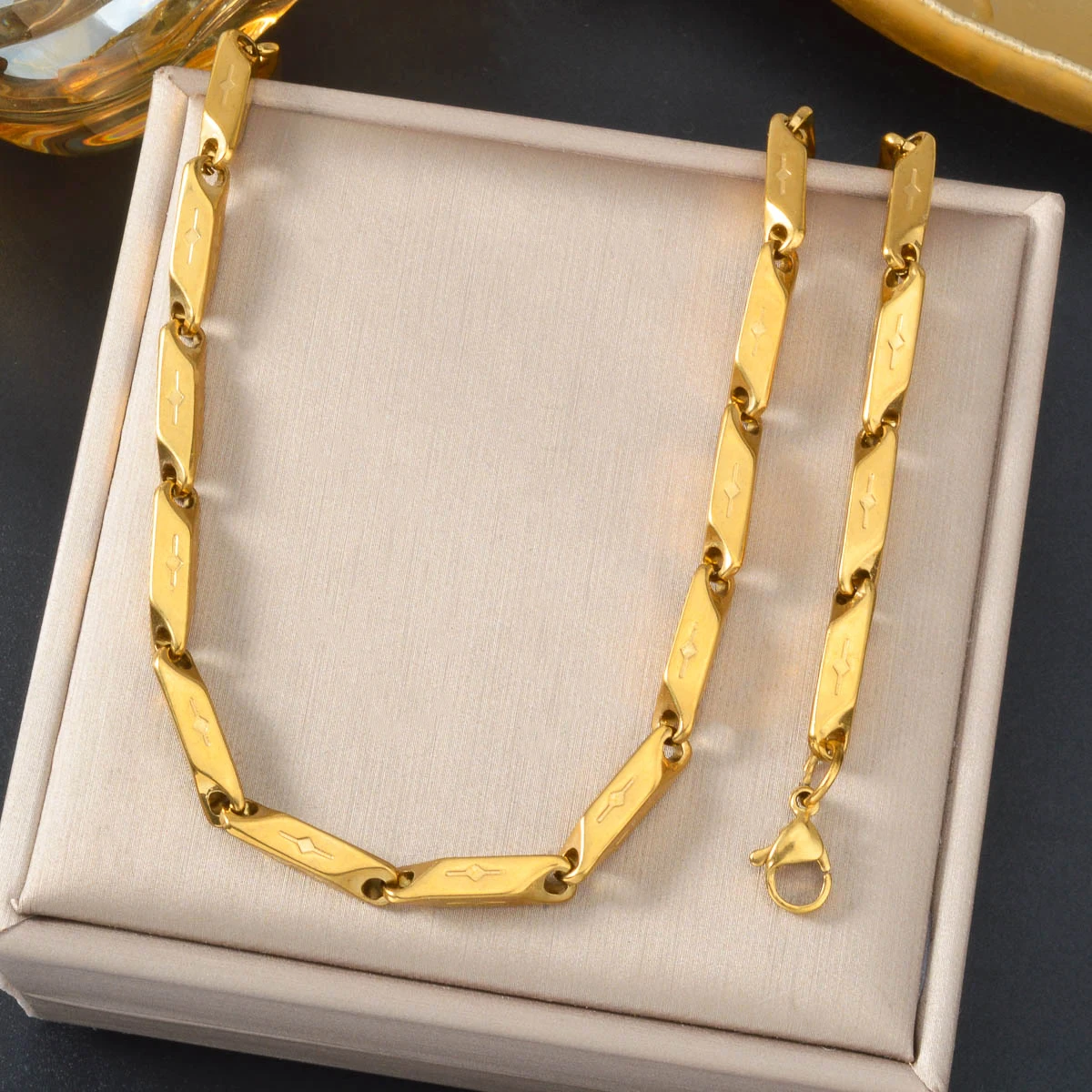 

Vintage Gold Plated Necklace for Women Stainless Steel Retro Luxury Minimalist Trendy Personalized Chain Collarbone Jewelry Gift