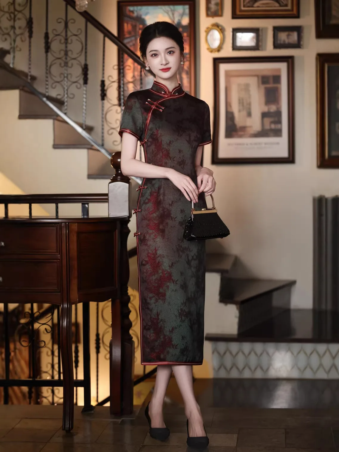 Young Style New Chinese Style High-end Black Old Shanghai Qipao 2026 New Spring Temperament Daily Qipao