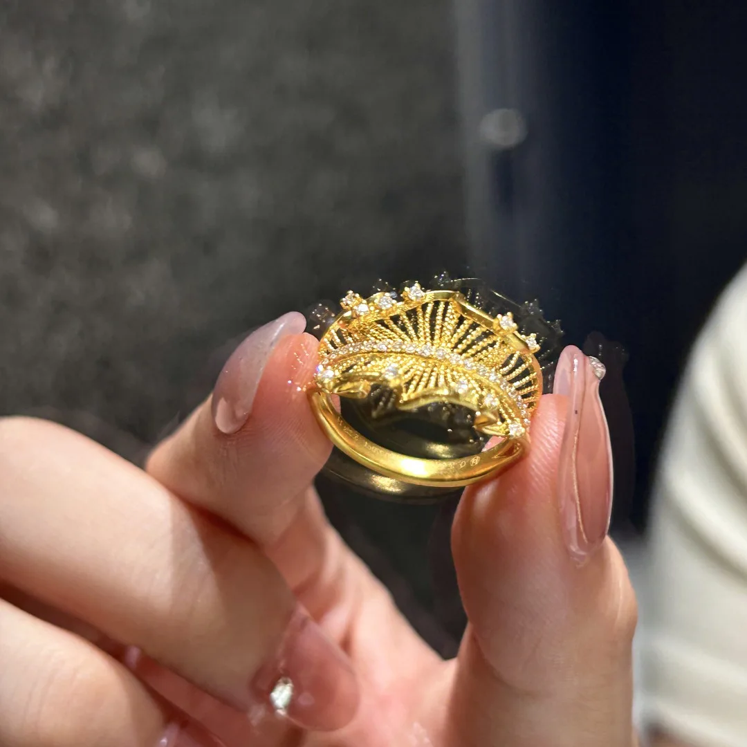 

Gold Lace Trim Hollow out Ring Adjustable Women's Fashion Luxury Princess Style Sensation Ring Elegant Vintage Feeling