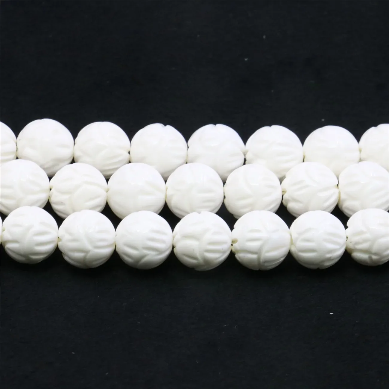 

Круглые бусины из белого халцедона, 6/8/12 мм