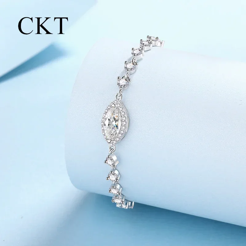 18K White Gold Blue Horse Eye 1ct Moissanite Diamond Dcolor Platinum PT950 Bracelet for Women Stretch Adjustable Personality