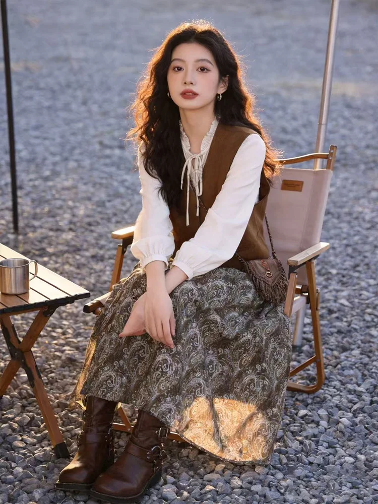 

Artistic Vintage Spring Outfit High Waist Slimming Printed f Skirt Two-Piece Set Long Sve irt Vest Combo for Women