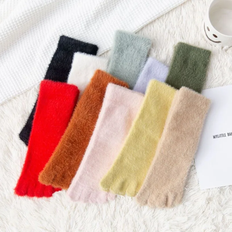 3 Pairs Women's Plush Velvet Winter Socks with Fingers Mid-Tube Thickened Soft Comfortable Solid Color Sleep & Floor Socks Toes