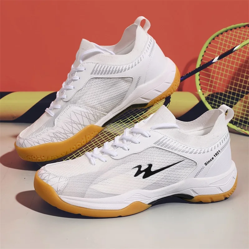 New 2025 best-selling lightweight breathable training table tennis shoes, casual badminton sports shoes, volleyball shoes