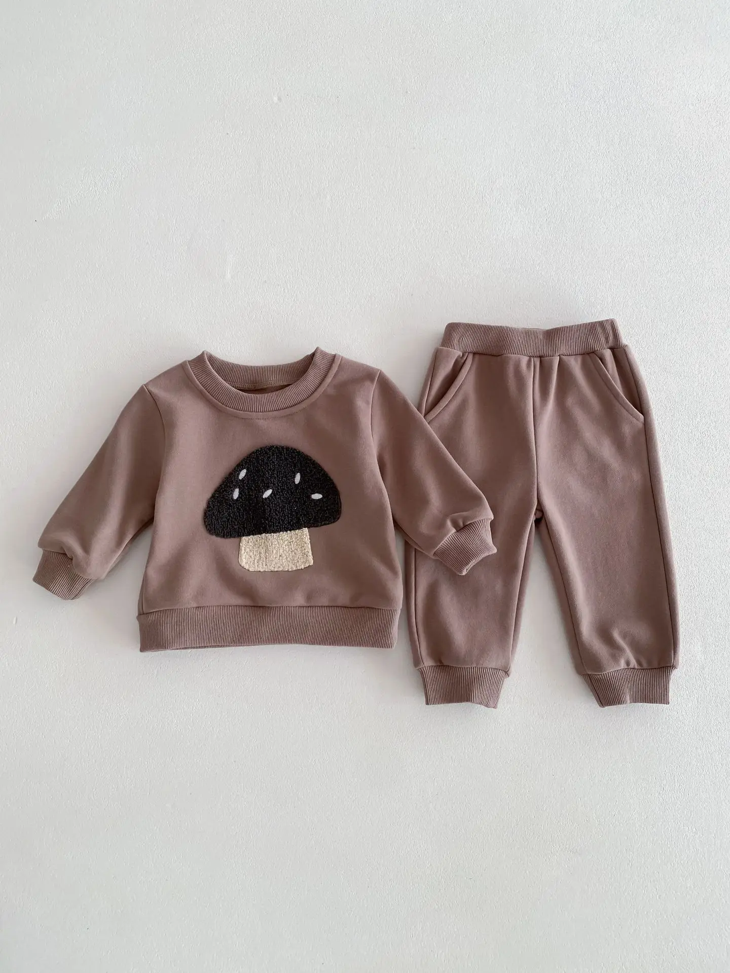 Ensemble décontracté à manches longues pour bébé garçon et fille, sweat-shirt et pantalon brodés de dessin animé, tenues pour tout-petits imbibés, printemps, nouveau, 2024, 2 pièces