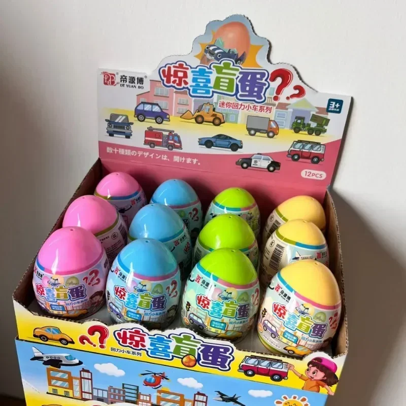 12 pezzi scatola cieca a sorpresa per auto twist uovo palla cieca cartone animato ritorno modello di auto giocattolo decorazione giocattoli per bambini