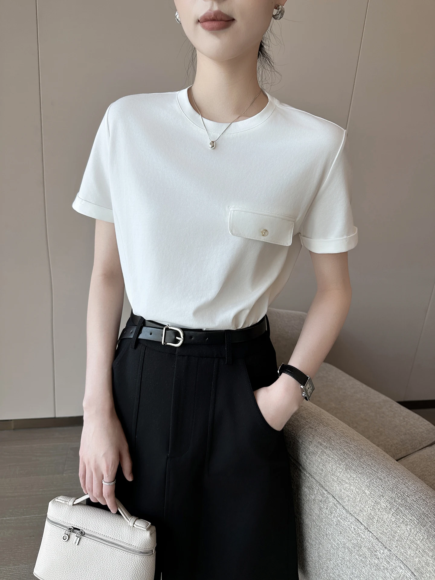 

PIN White Basic round Neck Women's T-shirt Summer 2026 Slimming Loose Pocket Short Sleeve Casual Style Universal Fit