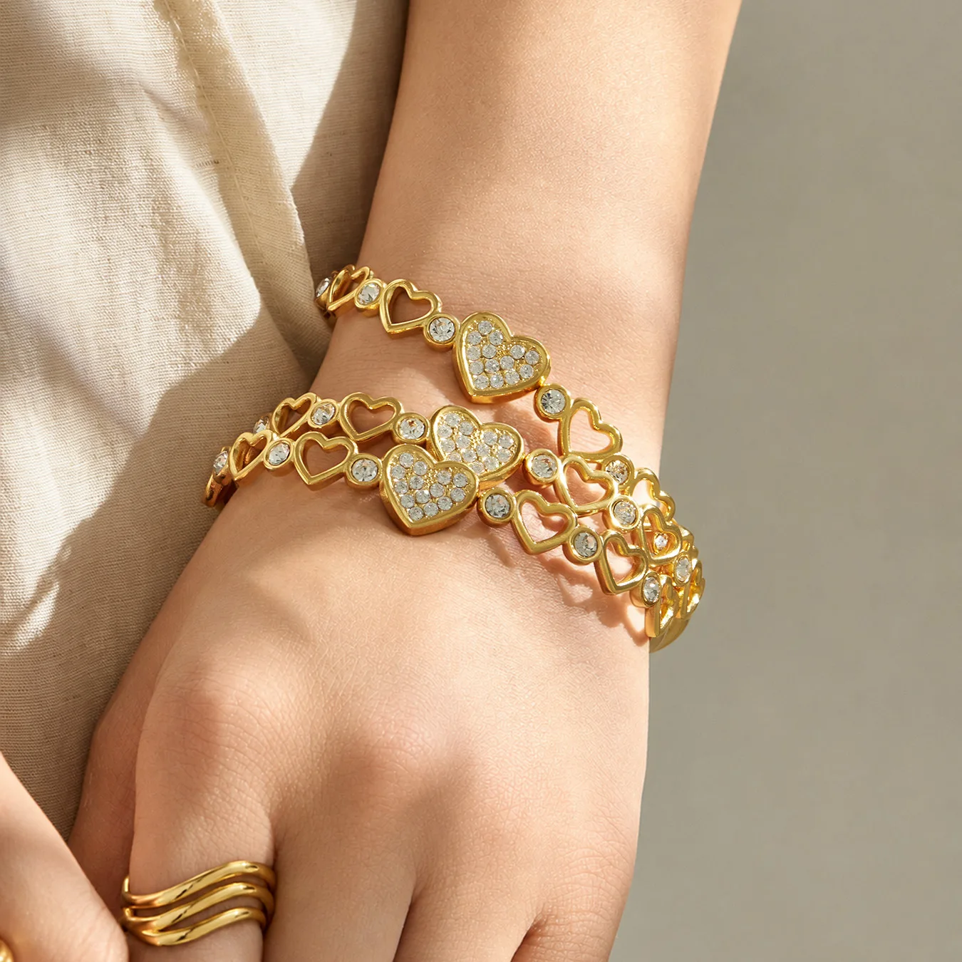 Öffnbare Stretch-Armreifen, Hohlherz-Armreif, 316L Edelstahl-Armband, 18k vergoldet mit CZ, Manschettenarmbänder für Frauen – Detail 6