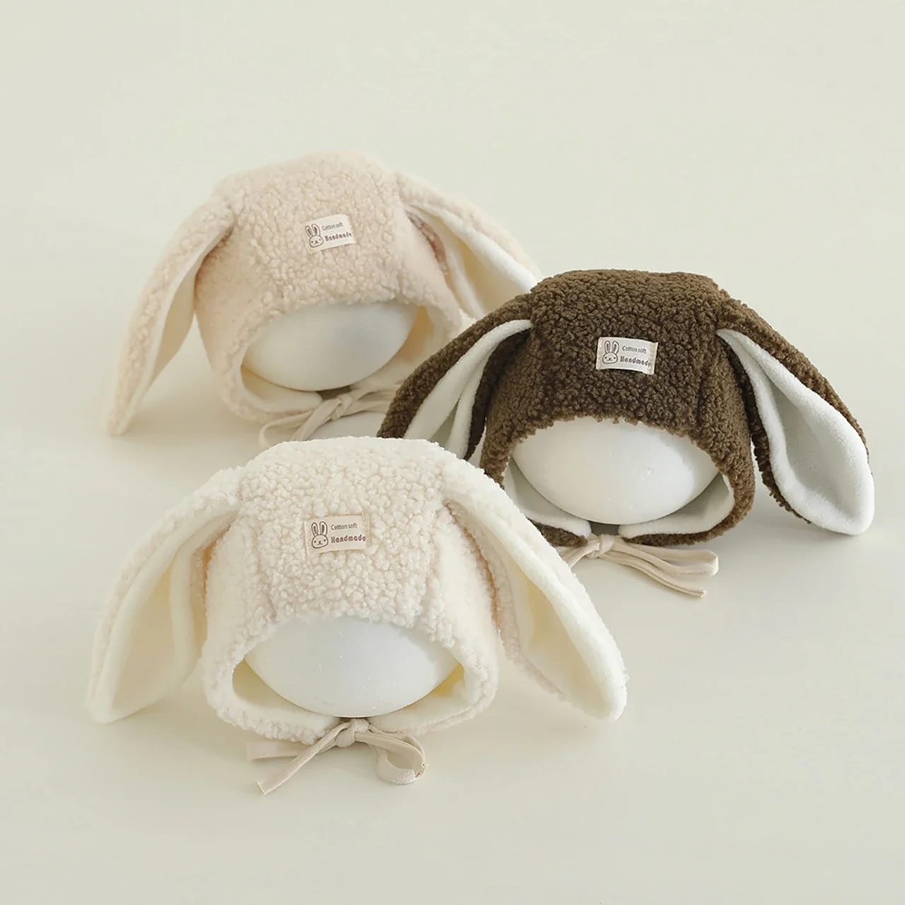 

Милая детская плюшевая шапка с кроличьими ушками, зимняя защитная шапка из овечьего флиса для маленьких мальчиков и девочек, теплые шапки-ушанки с героями мультфильмов