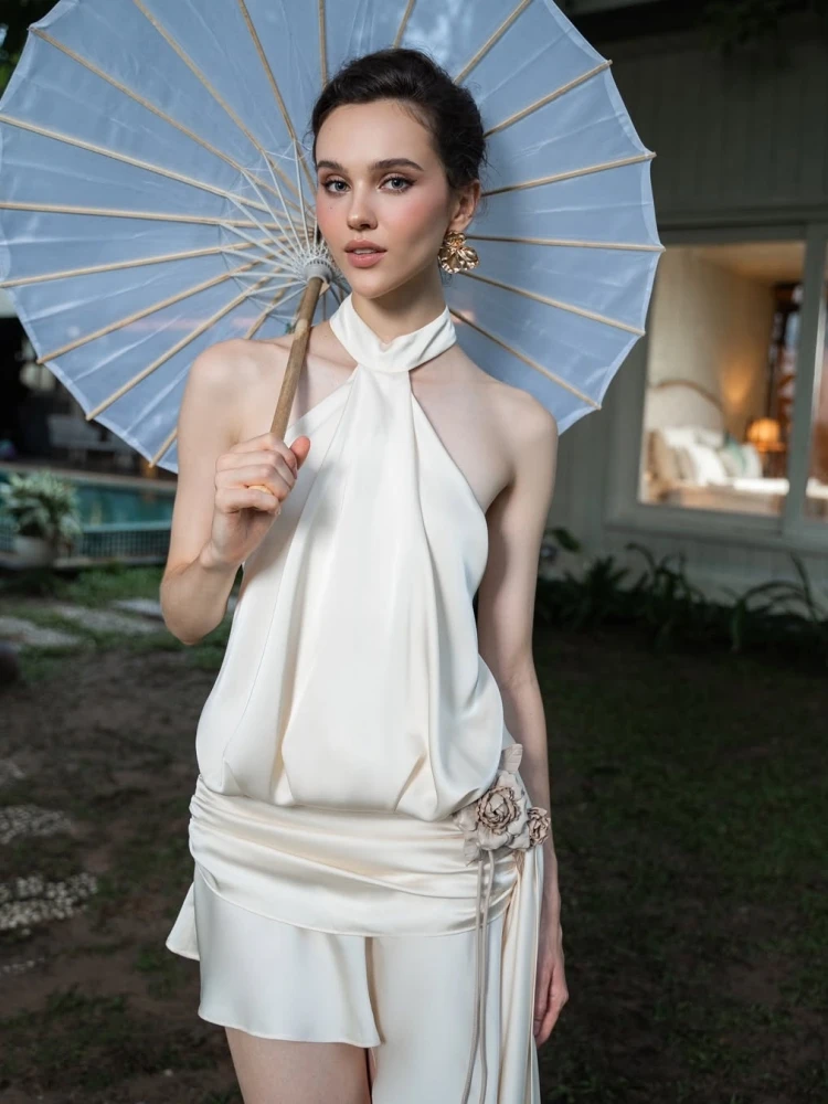 Minivestido Sexy con cuello Halter y pliegues sin espalda para mujer, vestidos ajustados drapeados con cordones, color Beige, para fiesta de cóctel, boda y noche