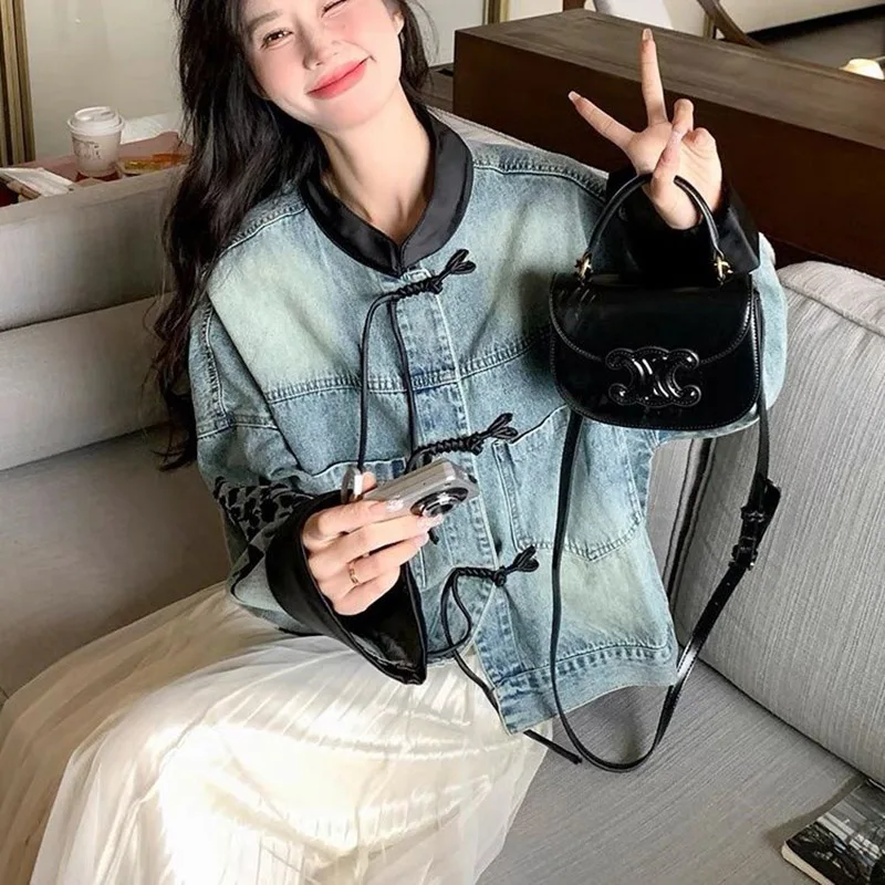 2025 Autumn New Chinese Style Loose Embroidered Jeans Short Coat Women's Fashion Niche Color Blocking Vintage Jacket