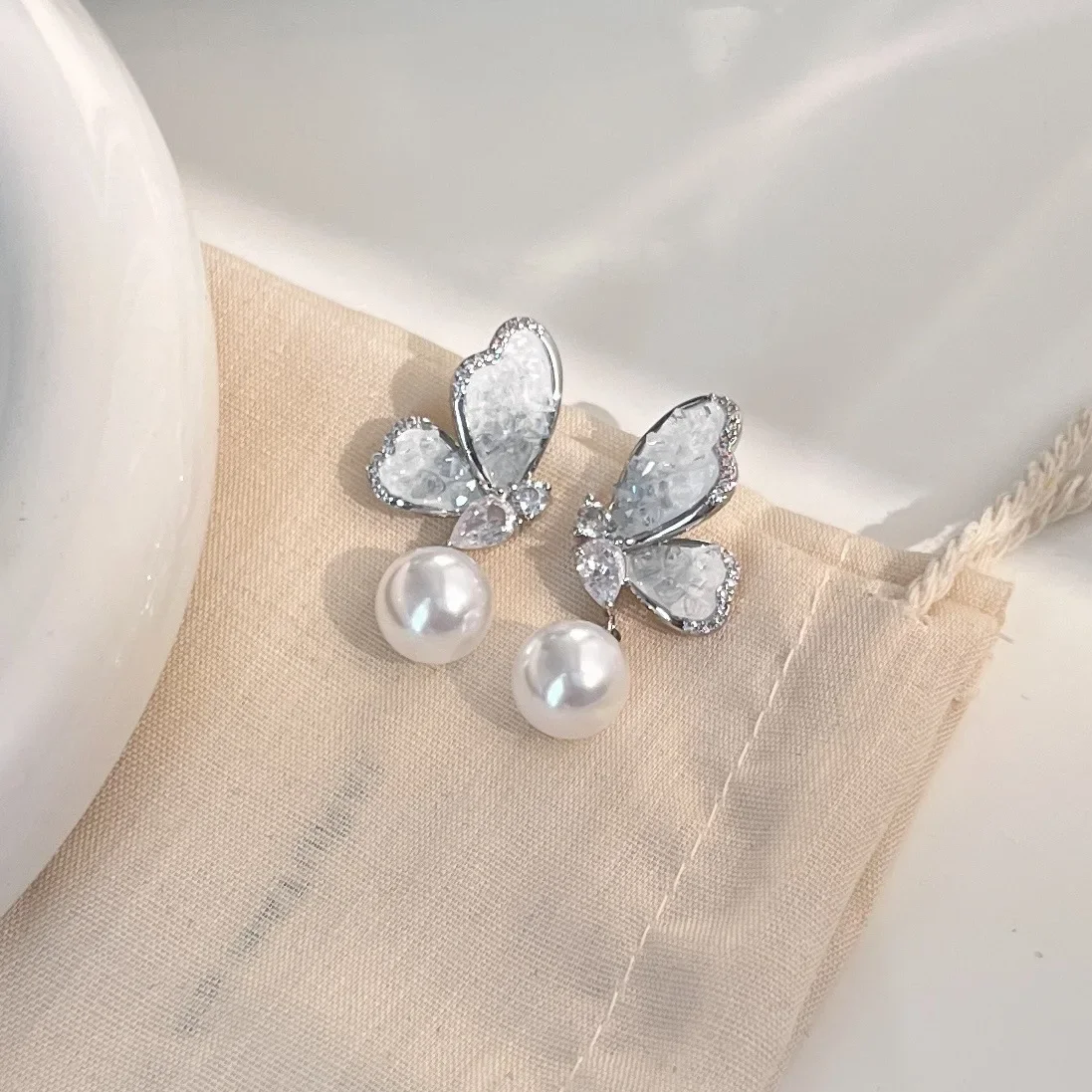 Blue White Gradual Gravel Crystal Butterfly Imitation Pearl Drop Earrings for Women Party Animal Jewelry Wholesale Girl Gift