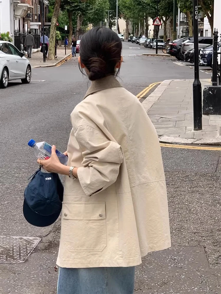 Elegancki, luźny płaszcz w stylu vintage na jesień, długi płaszcz przeciwdeszczowy z kołnierzem stójką i podwójnym zapięciem na guziki.