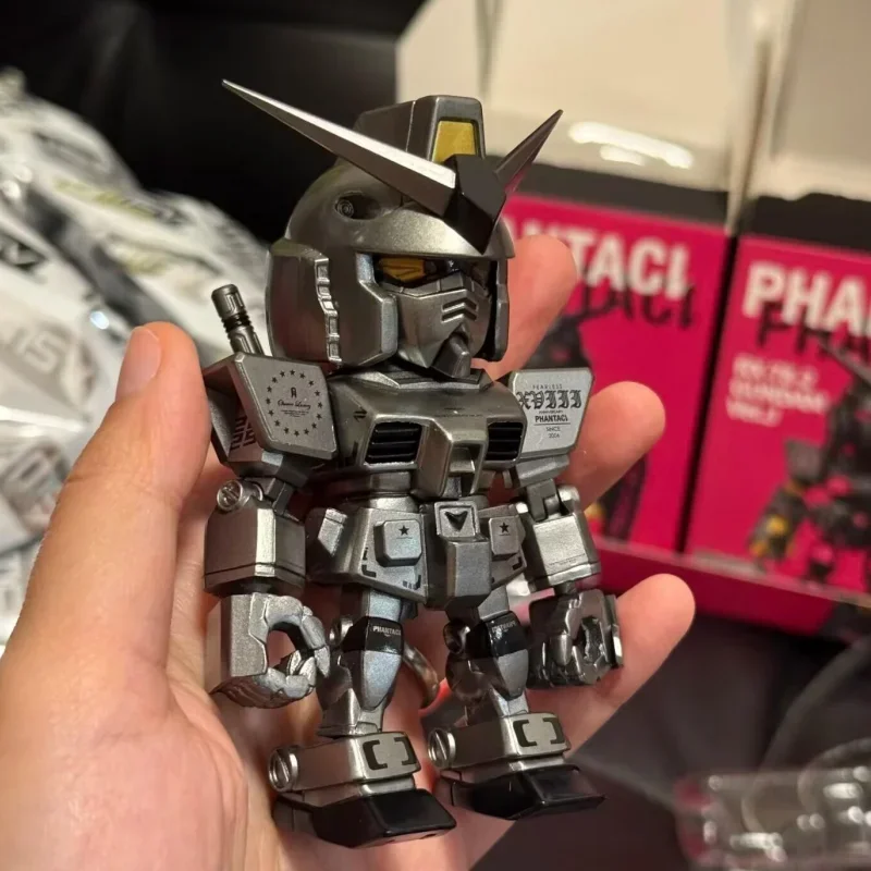 الجديد في المخزون Qmsv Bandai مصمم بشكل مشترك Gundam صندوق أعمى زخرفة نموذج الشكل الرسوم المتحركة الطرفية هدية