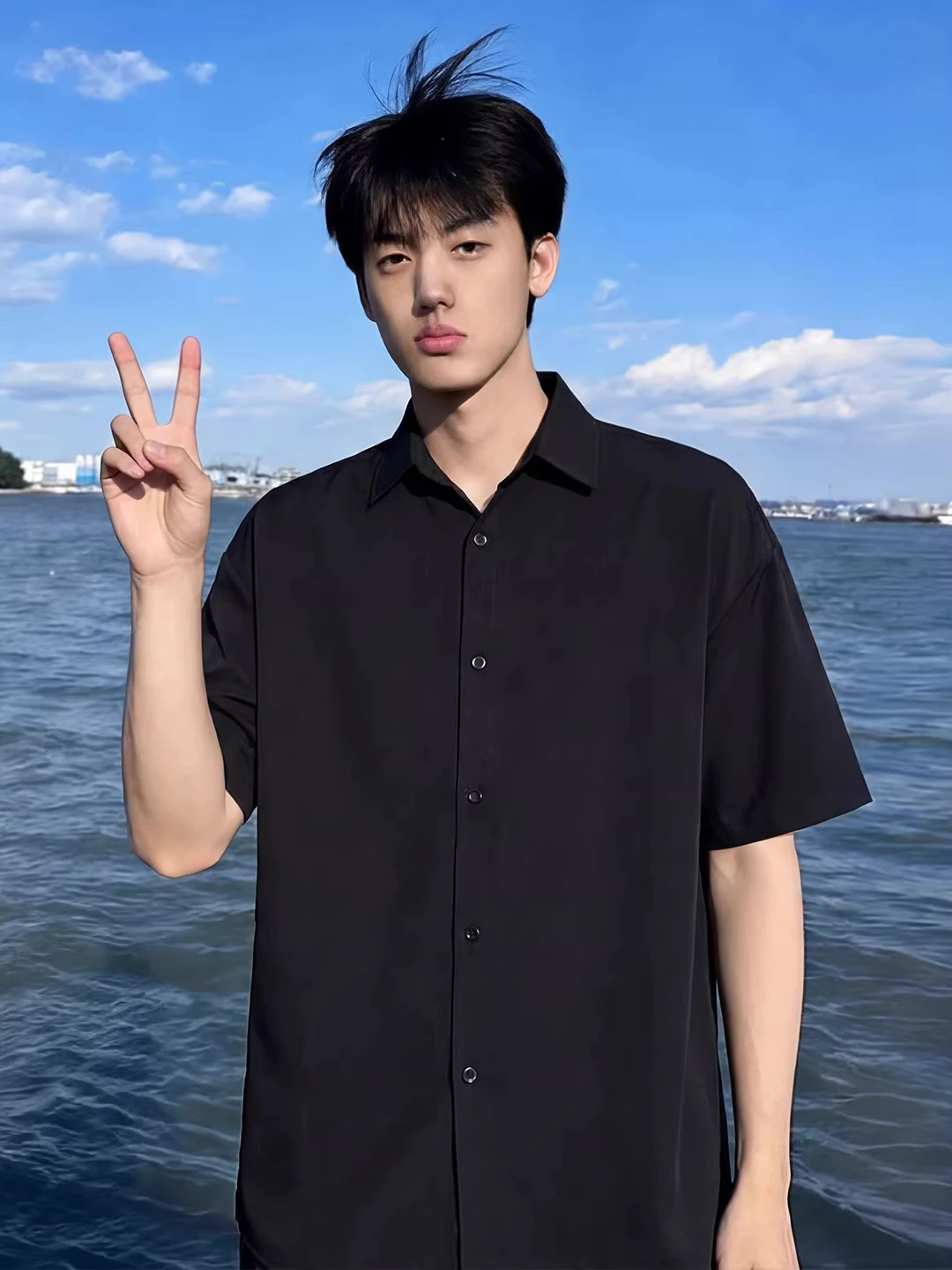 Youthful Black Ice Silk Short Sleeve Shirt Men's Fashion Summer Loose Fit Anti-Wrinkle Casual Style Regular Length Shoulder