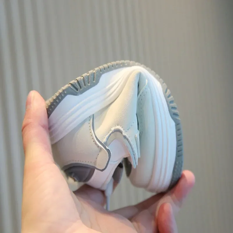 Детская кожаная повседневная обувь, противоскользящая всесезонная обувь с высоким берцем для мальчиков и девочек от 4 до 6 лет, белая спортивная обувь на мягкой подошве