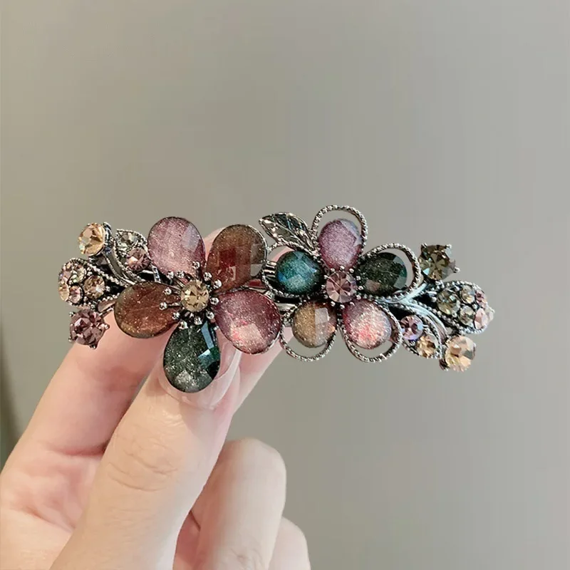 Elegante Bunte Strass-Blumen Haarspange Einzelclip Damen Hinterkopf-Halbupfrichter-Haarspange Haaraccessoires