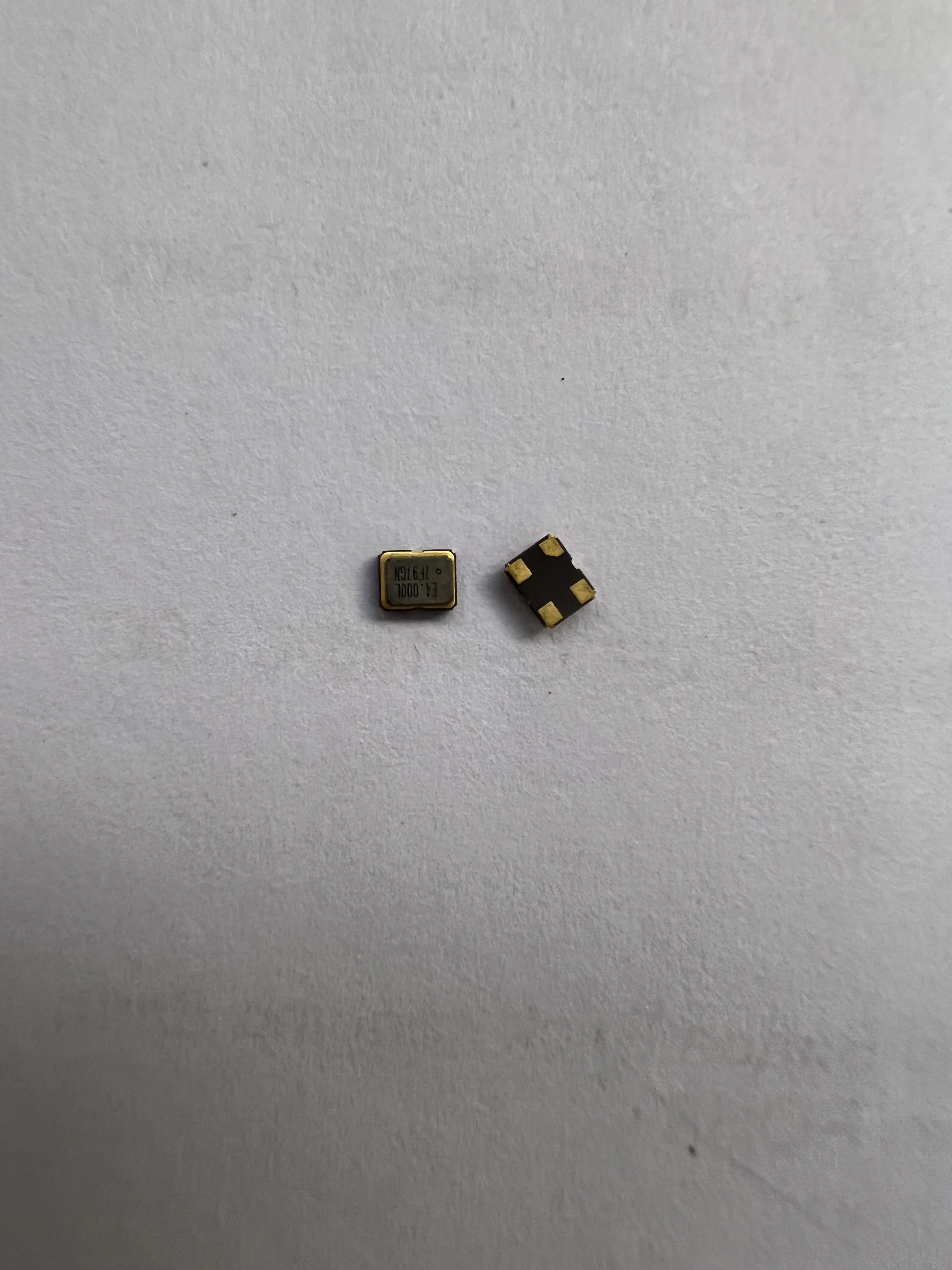 

(SMD Active Crystals) Q33310F70038600