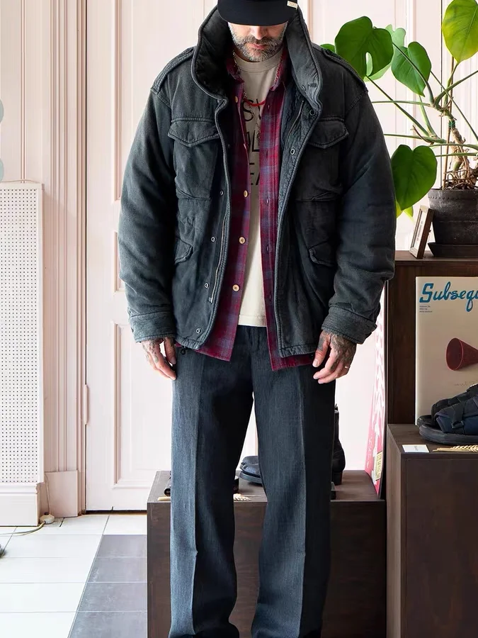 

VISVIM WMV 25AW BICKLE ERA DOWN Куртка из белого гусиного пуха, лимитированная серия для Северной Америки, с эффектом состаривания и повреждений.