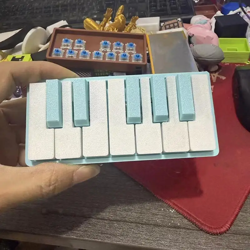 New 3D Printed Mini Piano Keyboard Fidget Keychain Toy Durable Stress Relief Sensory Toy for Outdoor Camping Road Trip