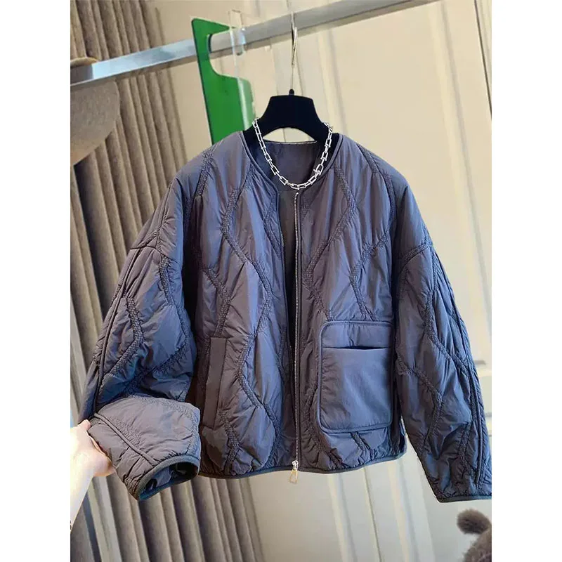 

Тонкая утепленная куртка женская укороченная 2026 Новинка Свободный крой Повседневная приталенная куртка без воротника Зимнее пальто