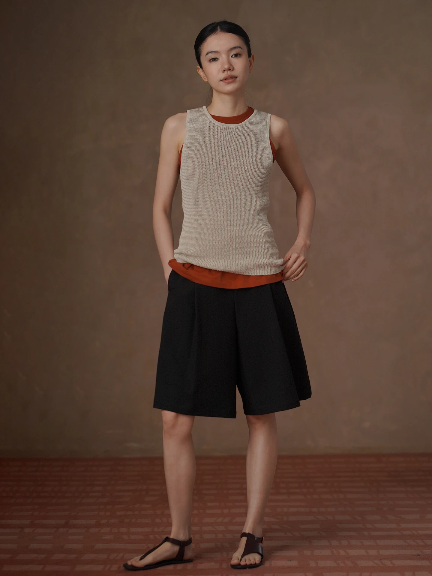 

Hacikis Oxygen Summer Fig Leaf Knitted round Neck Vest Casual Loose Fit Polyester Blend Sleeveless Knitwear for Women
