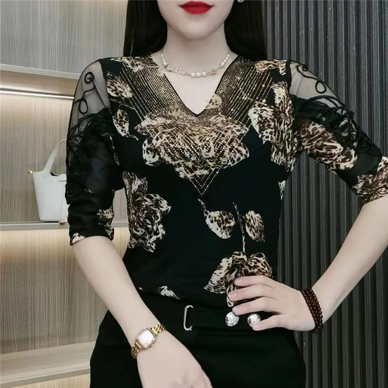 Women\'s Sexy Sheer Mesh Lace Rhinestone Elegant Party T-shirts Fashion Vintage Print V-neck 3/4 Sleeve Slim Club Basic Tops Ropa