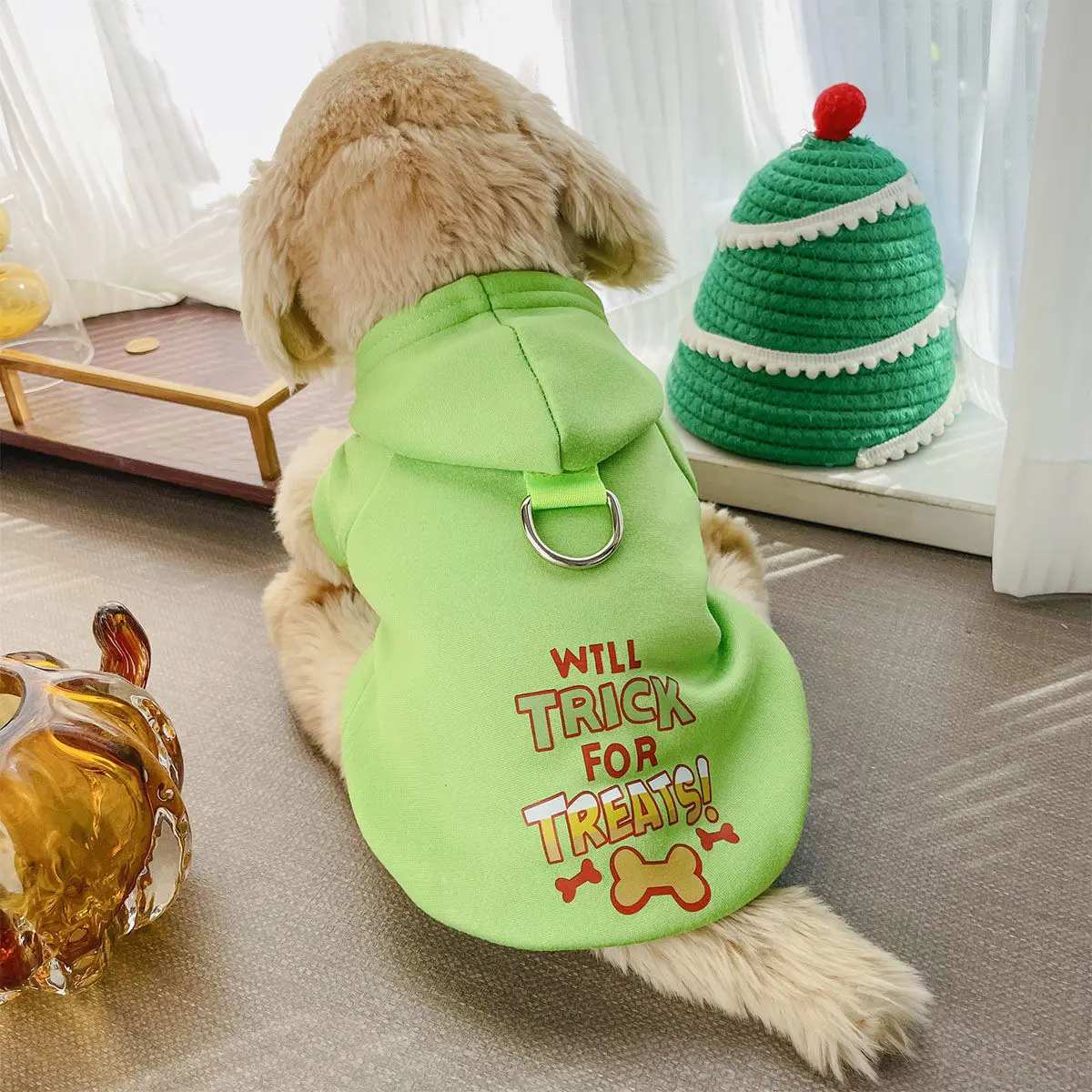 

Fleece-lined milk silk ribbon hat pullover hoodie for autumn and winter dog clothing with a leash ring