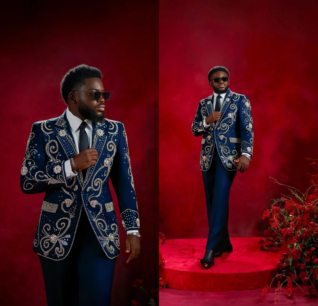Luxury Man Tuxedos Handsome Crystal Single Breasted Wedding Suit Peaked Lapel 2 Piece Jacket Pants Evening Groom  Customized