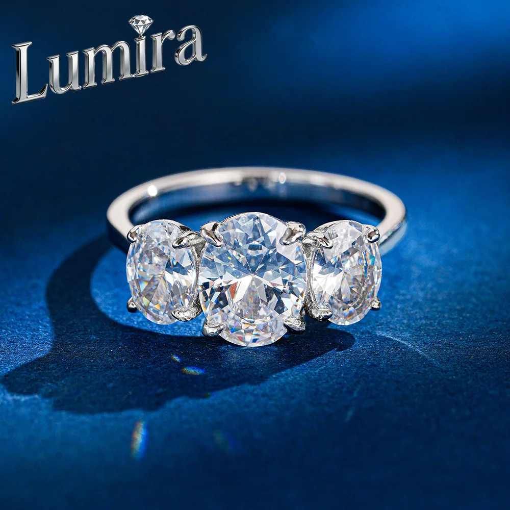 Lumira Platinum PT950 Ultra-luxurious 4-carat Moissanite Engagement Ring, Fashionable Oval-Shaped Three-life Stone Diamond Ring