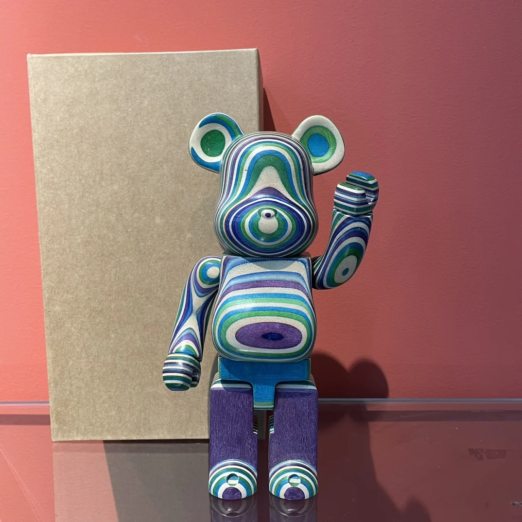 

Bearbrick 400% Радужный деревянный медведь третьего поколения, высота 28 см, 11 дюймов, коллекция подарочных фигурок, подарочная кукла