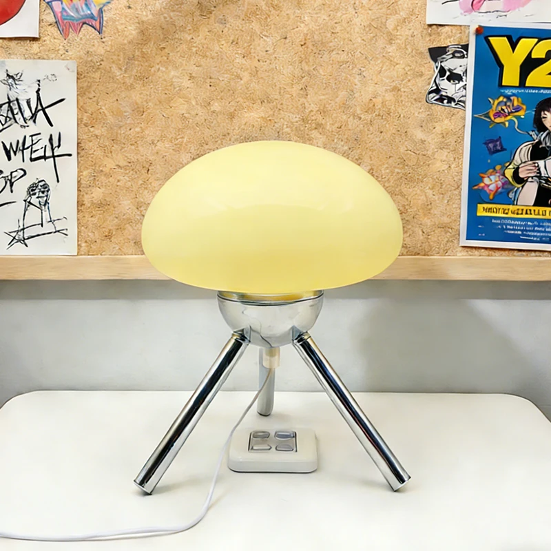

Настольная лампа в стиле принцессы Bauhaus середины века, скандинавская французская дизайнерская версия, стеклянный светильник с грибами яблока, высококачественный светильник