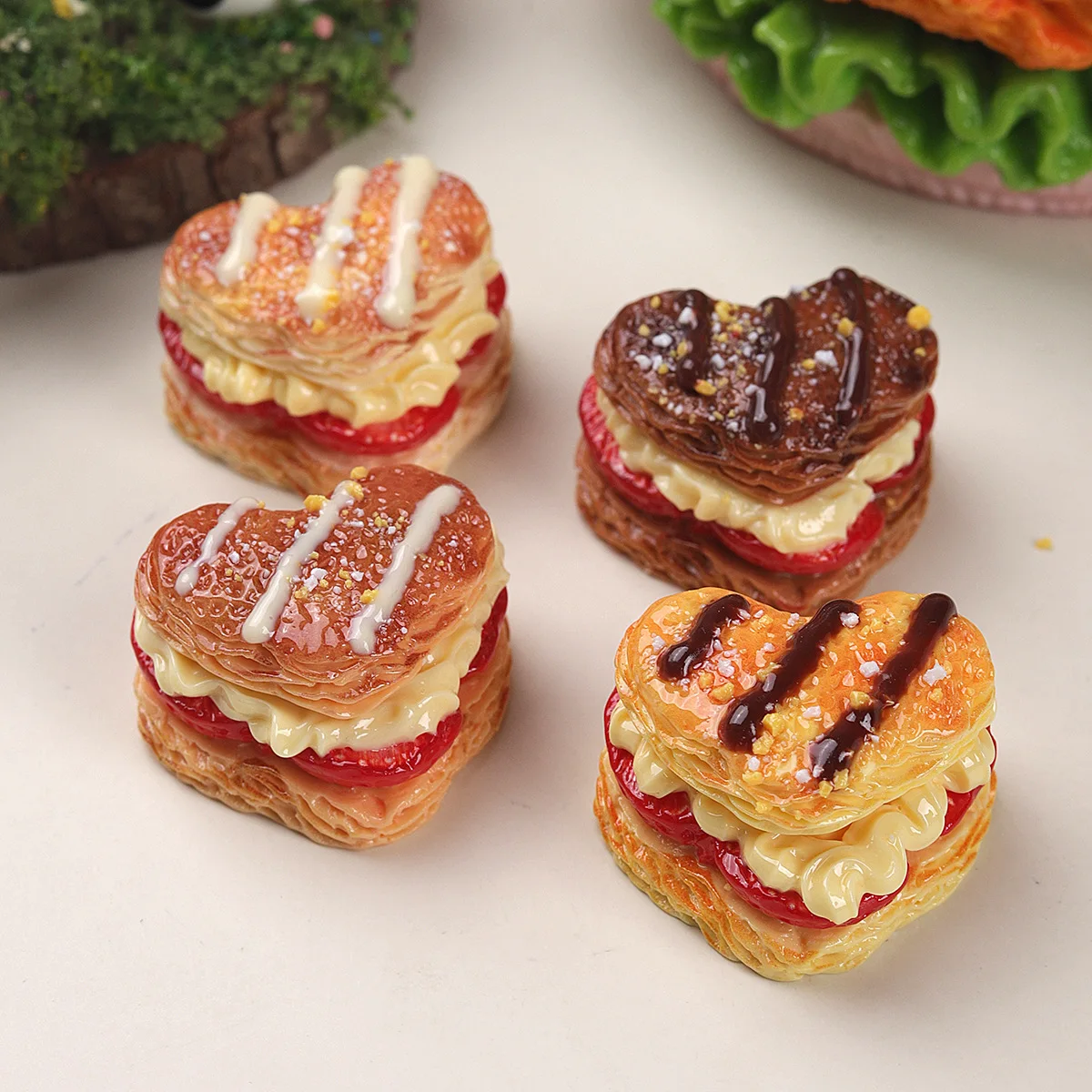 4/40Pc Heart Sandwich Strawberry Cream Cake Resin Dollhouse Decor Cabochon for Phone Decor Crafts DIY Jewelry Making Accessories