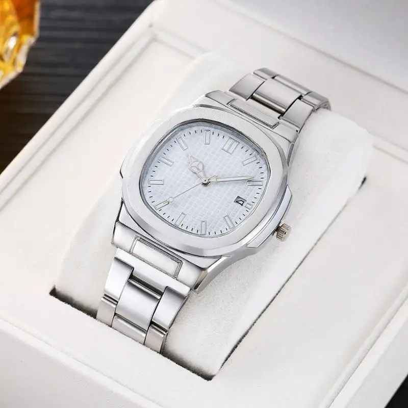 Men's Luxury Quartz Wristwatch with Date Function