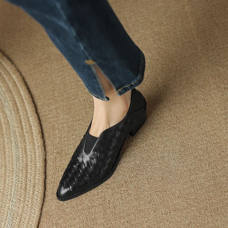 Women Pumps Cowhide Retro Shoes On Chunky Heel 4.5 cm Spring Autumn Vintage Pumps Pointed Toe Weave Simple Shoes Slip On Loafers