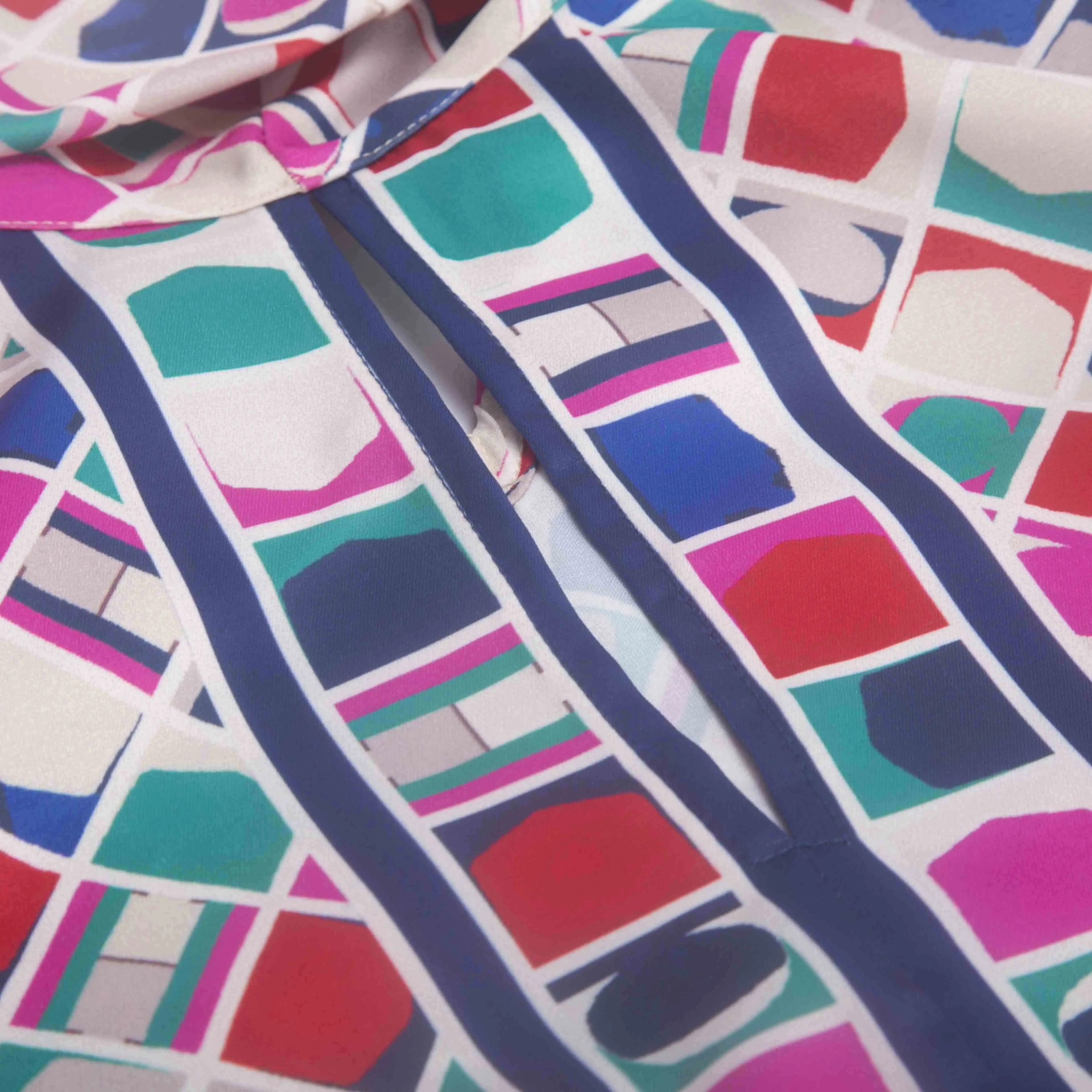 Nuovo abito camicia da donna manica lunga grembiule da festa colletto con sciarpa cava design della cintura moda versatile abito da vacanza autunno inverno