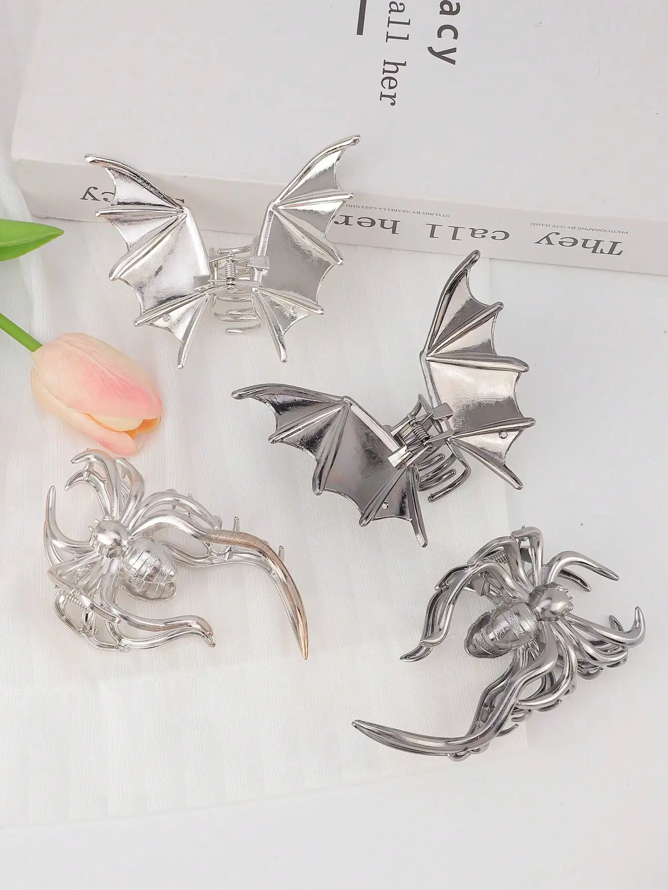 1 Pcs Spider Shape Hair Claw Clip Silver Metal Gothic Halloween Hair Grab Clip Punk Hair Accessory For Women Girls