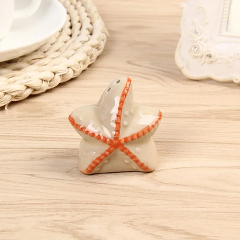 European Cartoon Starfish Ceramic Creative Seasoning Jar Household Kitchen Supplies Salt and Pepper Shaker Pair Gift Box