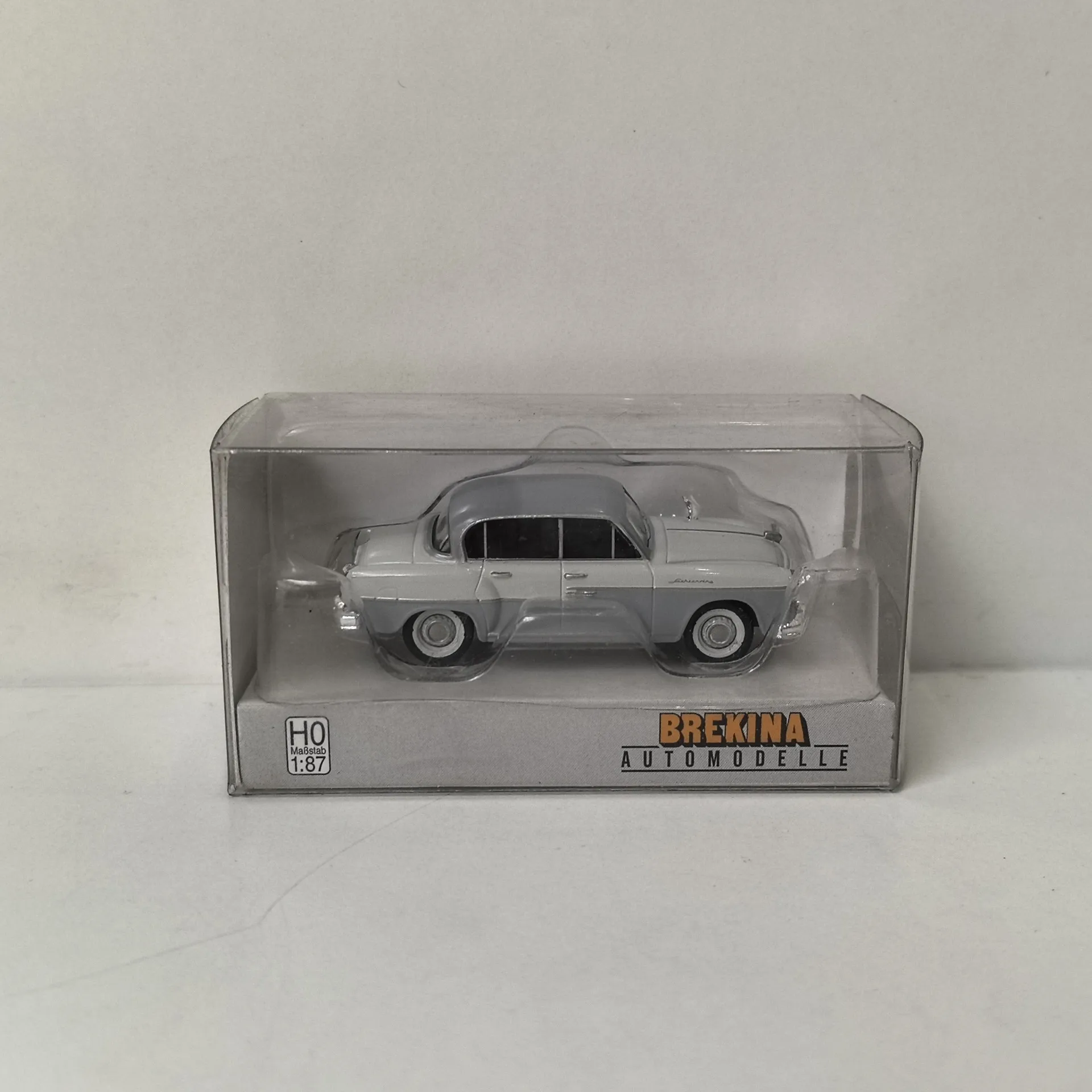 BREKINA HO 1/87 Scale SACHSENRING P 240 Plastic Car Model