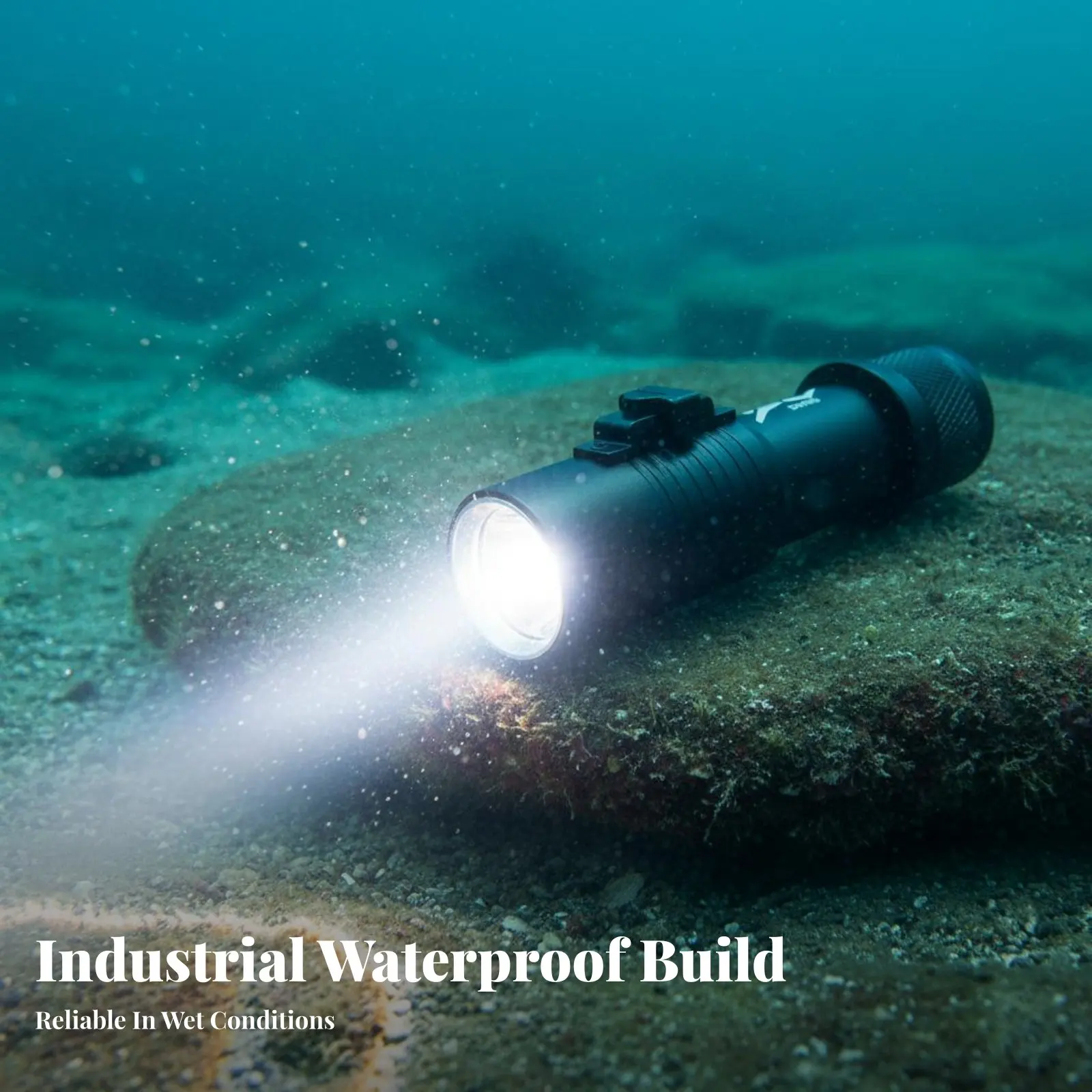 

Light Source Diving Flashlight Shock-Resistant Aluminum Frame Underwater Diving Flashlight Waterproof Underwater Torch