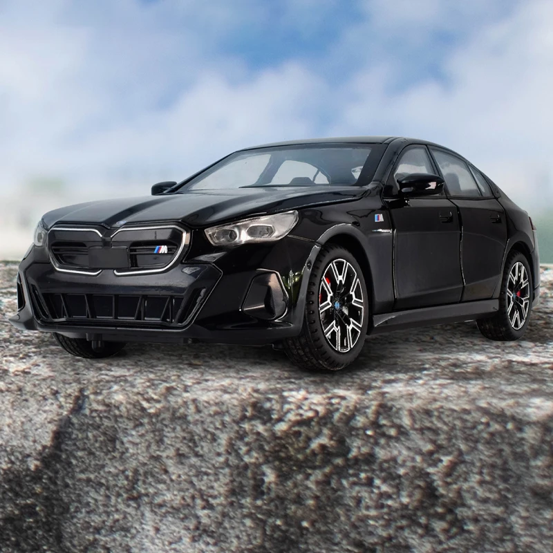 Модель литая из металлического сплава в масштабе 1:24 для BMW I5 M60 Xdrive, модель автомобиля со звуком и фото, уличная коллекция, хобби,