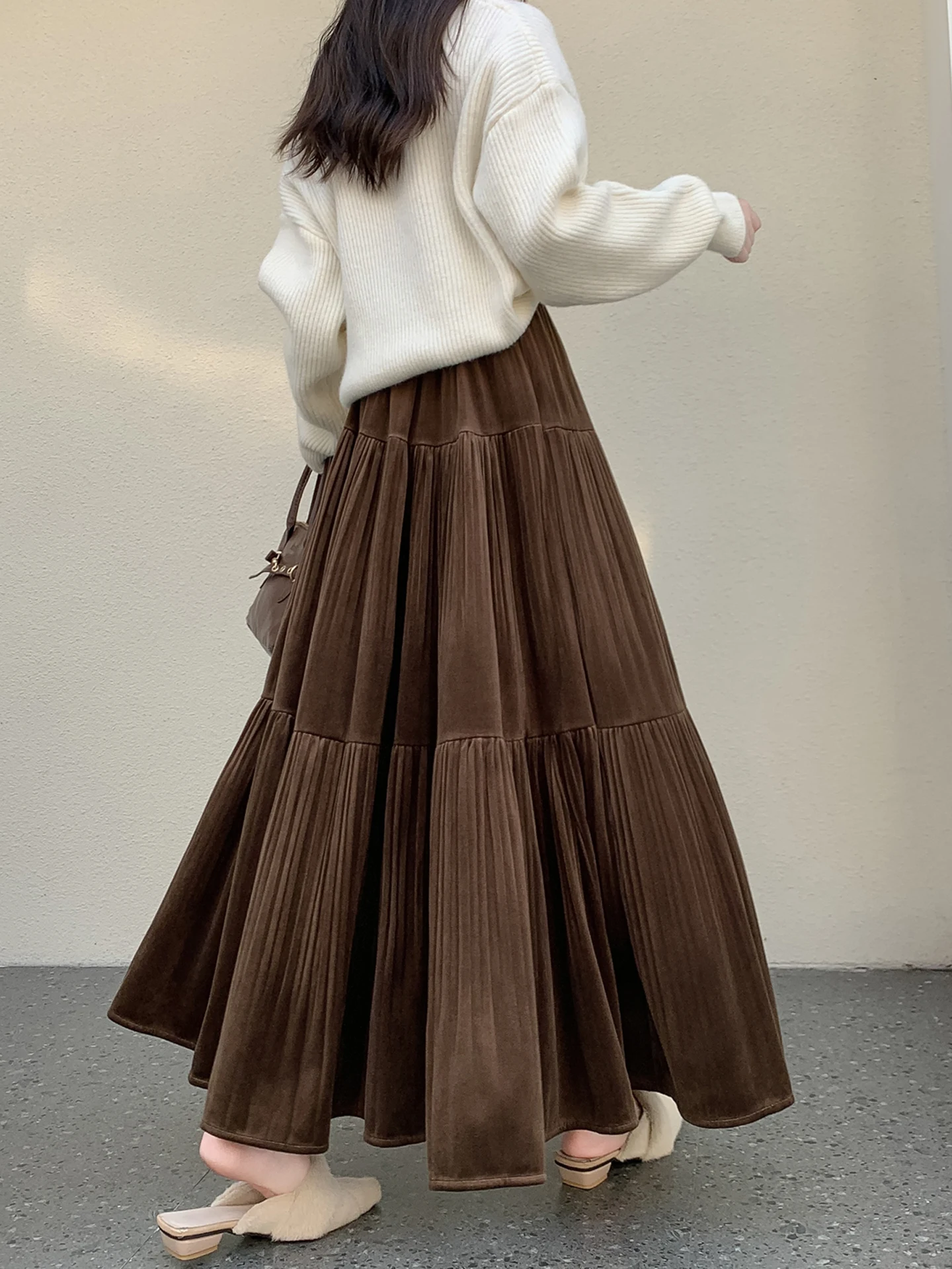 

Retro Velvet Tiered Cake A-line Skirt Women High-waisted Stretchy Casual Ruched Midi Skirt Wide Flare Autumn Winter Versatile