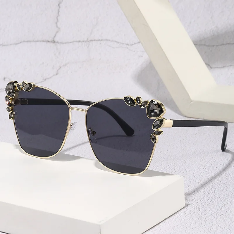 

2023 New Fashion Cat Eye Sunglasses Women Brand Designer Color Lens Diamond Decoration Frame Luxury Sexy Style Trend Sun Glasses