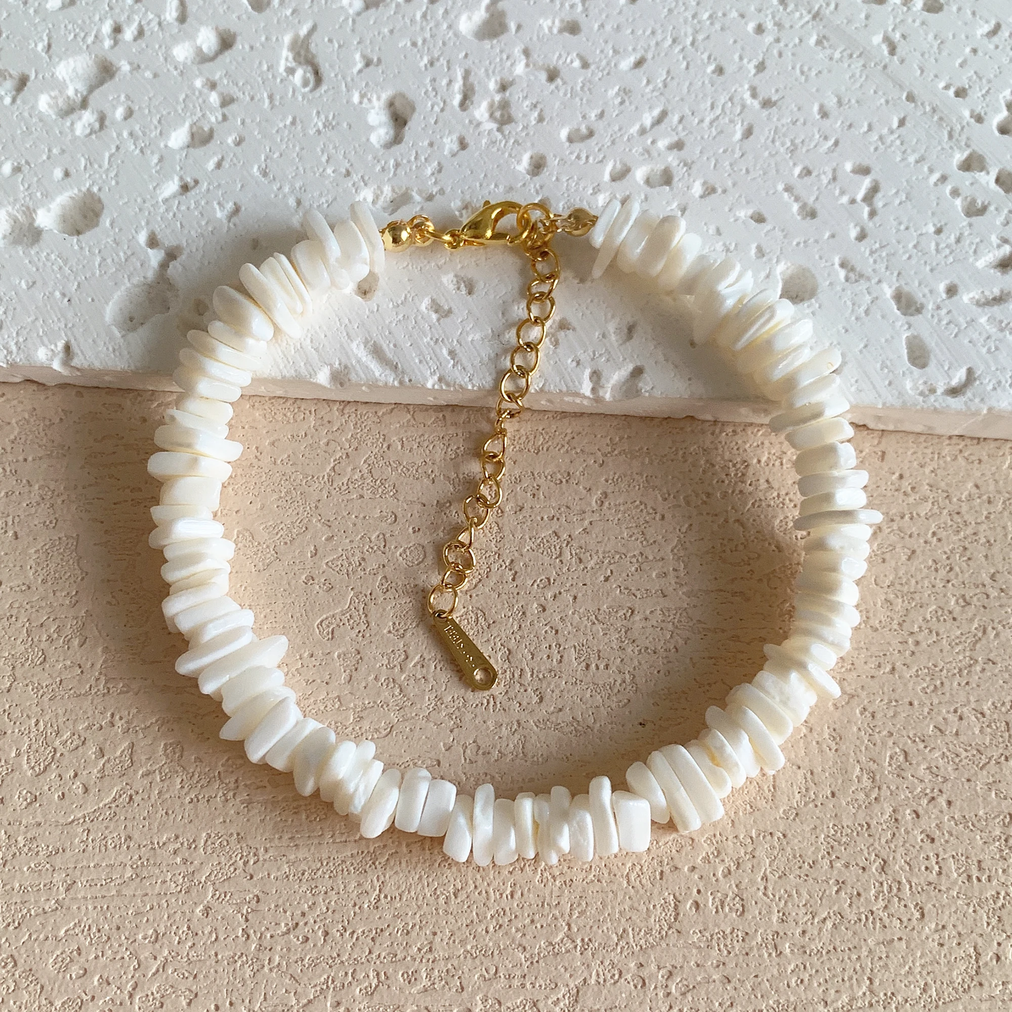 Pulsera de concha de Chips de Puka bohemio, gargantilla de concha marina de playa hawaiana blanca, cuentas redondas coloridas, regalo de joyería para mujer