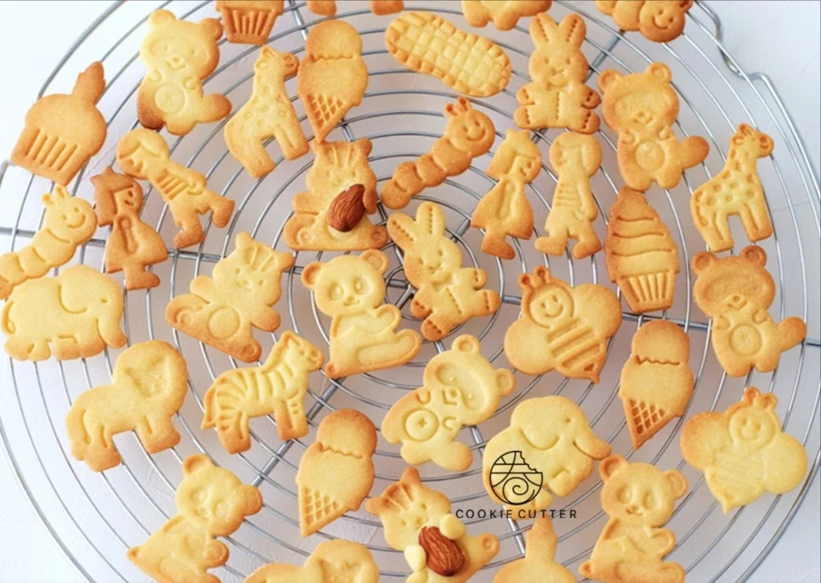 4Pcs/Set Animal Bee Lion Cookie Cutter Mould Zoo Rabbit Peanut Raccoon Bear Biscuit Stamp Embossers Baking Accessories Items